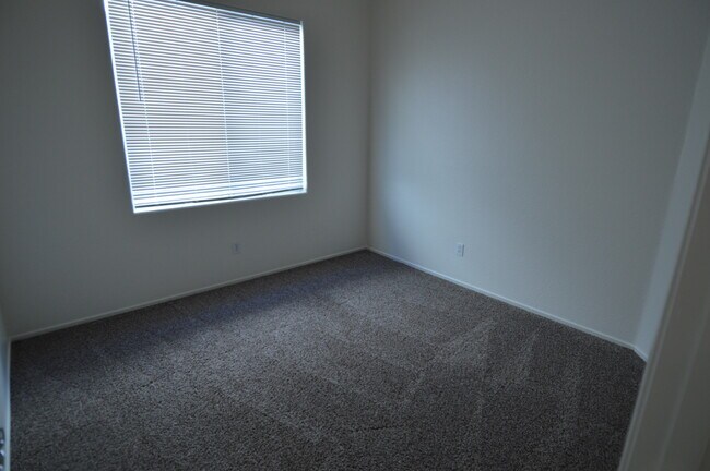 3534 Tundra Swan St, Las Vegas, NV 89122 - photo 7