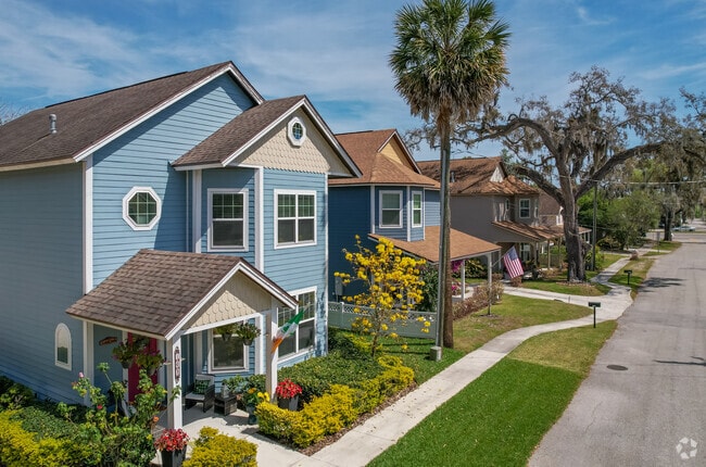 Downtown Longwood is known for its beautiful architecure and well manicured lawns.