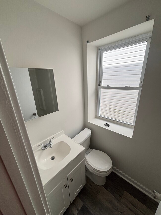 1918 W Diamond St unit 3, Philadelphia, PA 19121 - photo 4