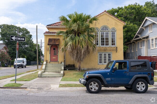 Most homes in Broadmoor were built in the early 1900s.