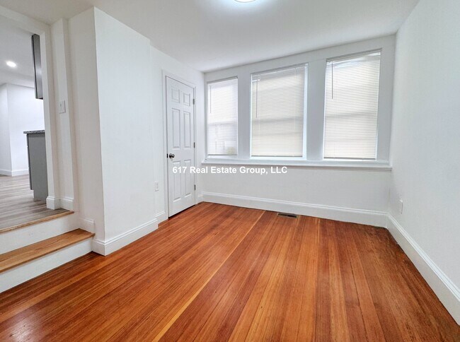 340 Market St unit 1, Brighton, MA 02135 - photo 3