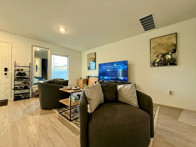 412 Texas Angel Way, Jarrell, TX 76537 - photo 7