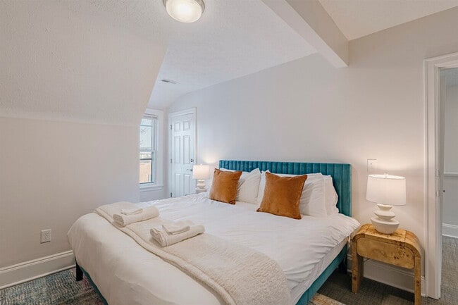 11321 Hessler Rd unit ID1365990P, Cleveland, OH 44106 - photo 4