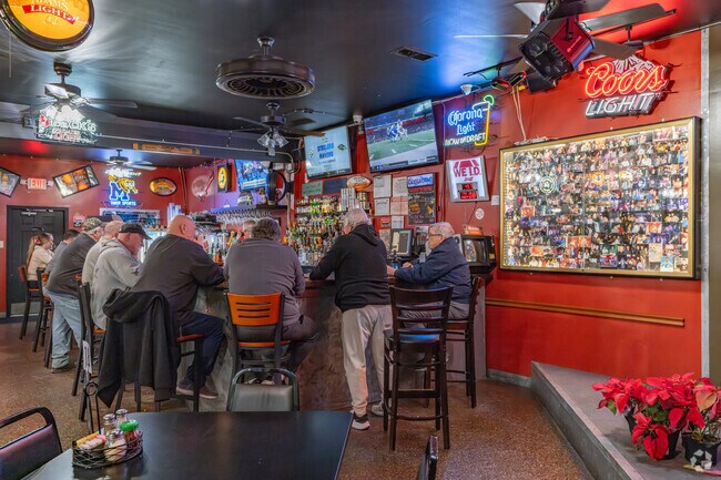 Rizzi's Pizza has been a popular Arlington hangout for 20 years.