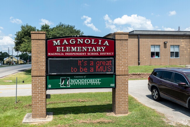 The dedicated teachers of Magnolia Elementary in Magnolia received a B grade from Niche.