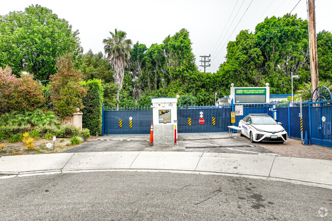 Emek Hebrew Academy Teichman Family Torah Center