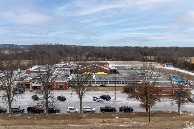 Cedar Grove Elementary School has 389 students.