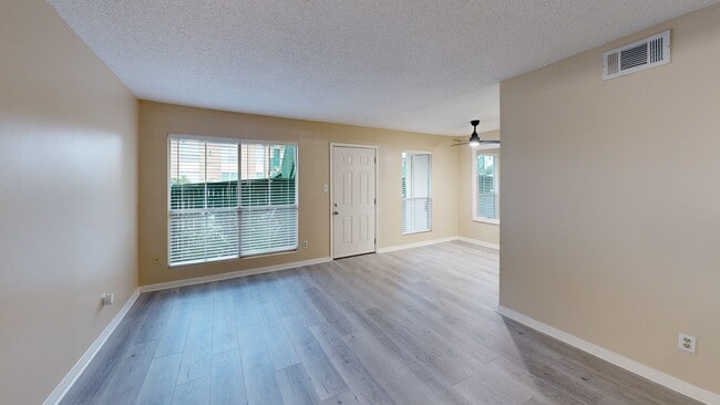 1516 Bay Area Blvd unit Q3, Houston, TX 77058 - photo 2