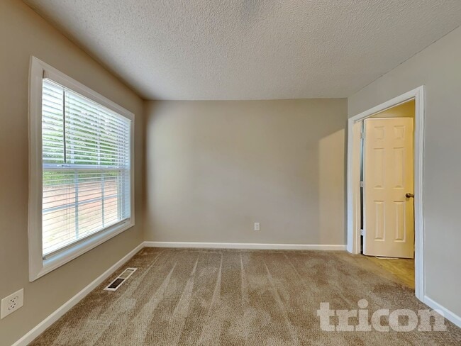 1117 Woodbriar St, Clayton, NC 27520 - photo 7