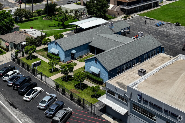 San Gabriel Academy offers education from preschool to 12th grade.