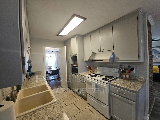 4625 Tree Line Dr, Pensacola, FL 32504 - photo 6