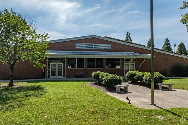 Owensboro Middle School South scored an overall B on niche.com.