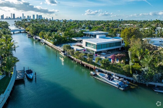 Larger homes in Bayshore take up a large amount of real estate on each corner of the island.