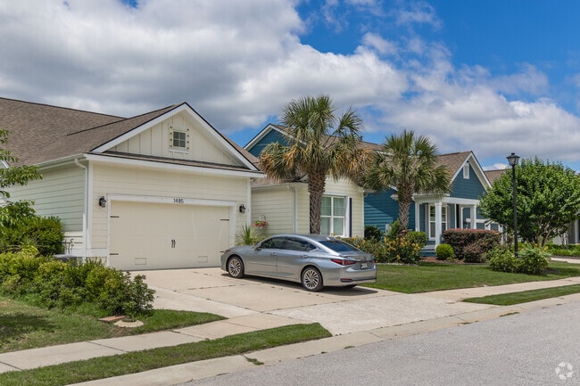 Find charming single-level home styles with two-car garages at Oyster Point in Mount Pleasant.