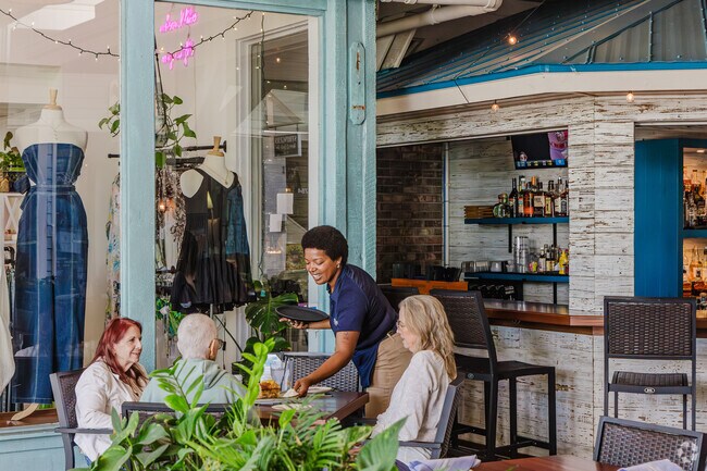 Sewall's Point locals can expect service with a smile at Stringers Tavern & Oyster Bar.