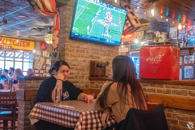 The Pit Rib House near the Palos Hills area is a great place to catch up with old friends.
