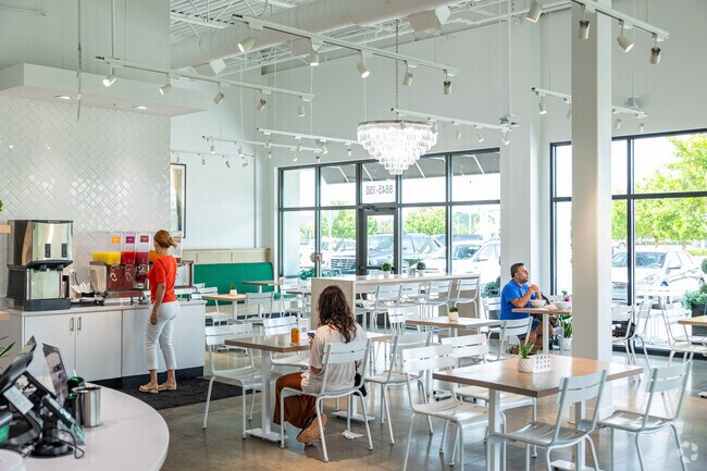 Crisp & Green is the go-to for a healthy lunch near The Quarry.