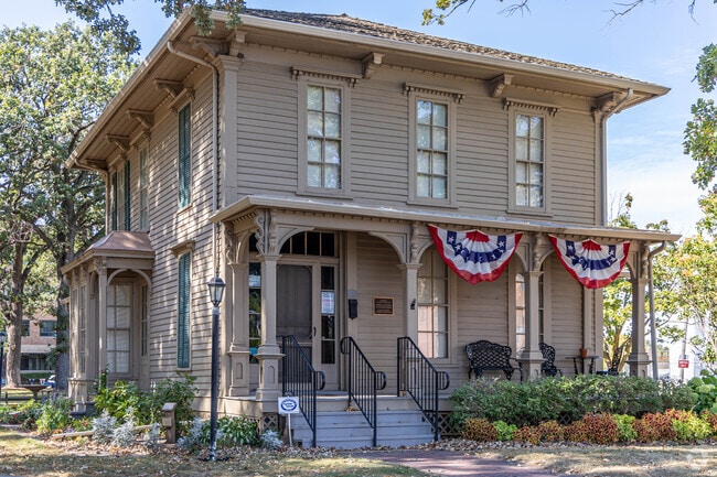 Heritage House near Quarry Hill West is a national landmark and museum.