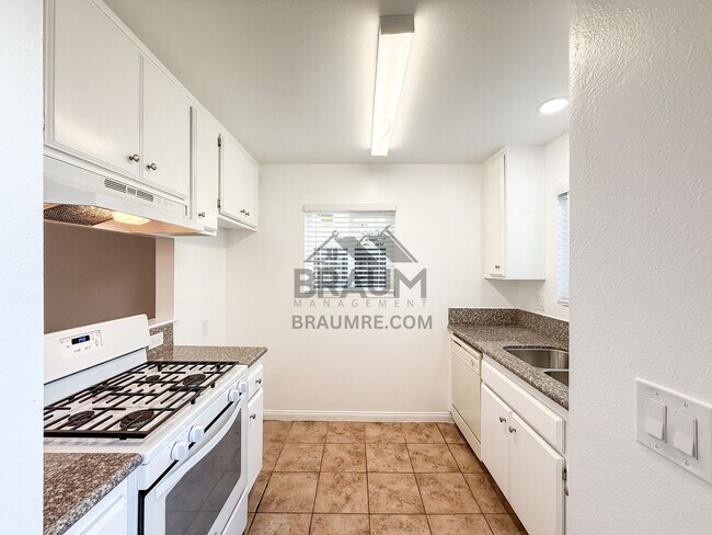14257 Friar St unit 8, Van Nuys, CA 91401 - photo 5