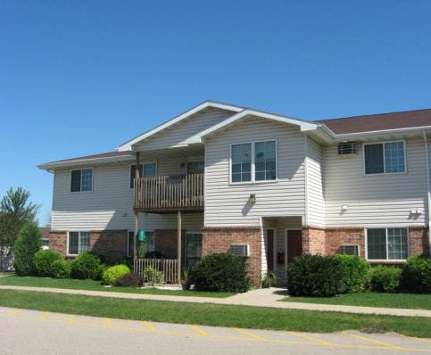 Foxwood Crossing, Neenah, WI 54956 - photo 2