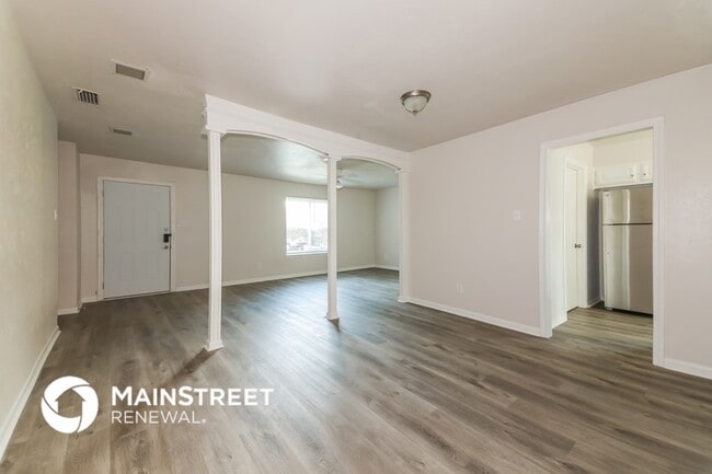 608 San Carlos Dr, Garland, TX 75043 - photo 3