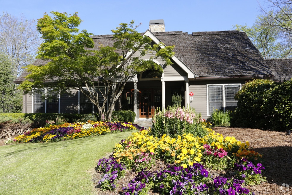 Calibre Lake, Smyrna, GA 30082 - photo 1