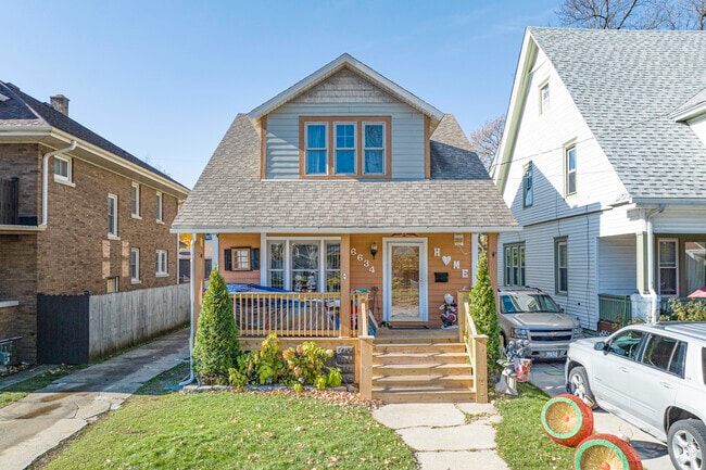 Charming smaller homes are the perfect place for growing families to start off in Lincoln Park.