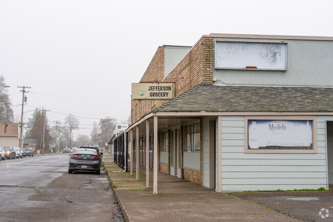 New and established businesses can be found in Historic buildings in Downtown Jefferson, OR.