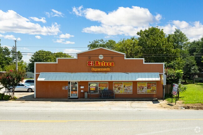El Azteca is a well-rated Mexican grocery store that is a hub for many Fairview Park residents.