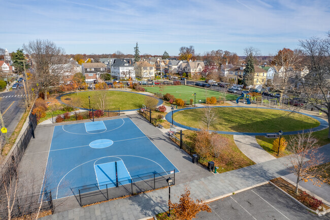 Graham Elementary School offers outdoor recreational fields and indoor facilities as well.