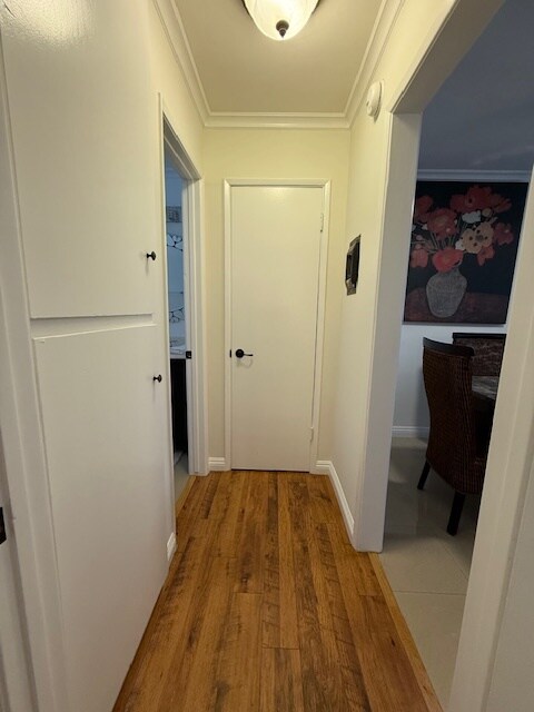 Laurel Grove Terrace, Valley Village, CA 91607 - photo 4