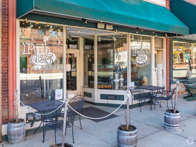 business district with antique stores, specialty stores, restaurants, bars and entertainment.