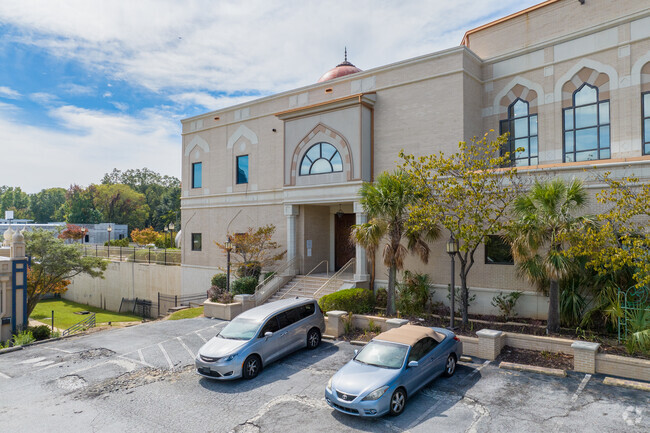 Dar Un-Noor School has an A-rating from Niche.