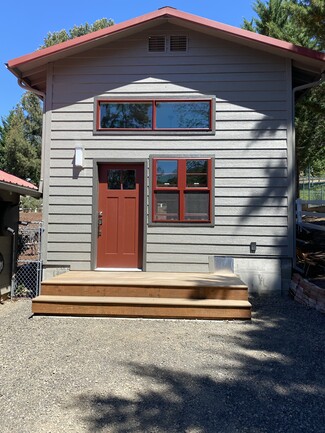 449 Orchard St, Ashland, OR 97520