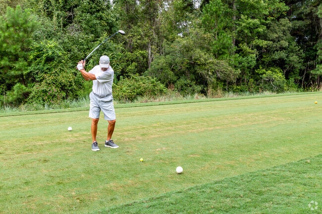 Indigo Run residents can also become a member at the private Golf Club at Indigo Run.