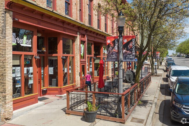 Turner Rd near Old Town offers a variety of local shops close to Creston.