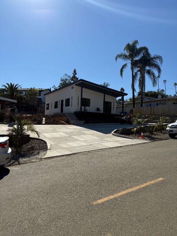 227 Hillside Terrace Unit 2, Vista, CA 92084