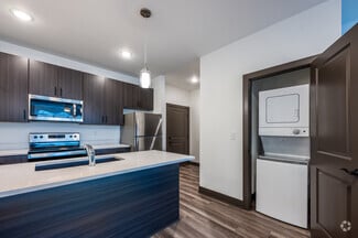 8752 N Oak Trafficway, Kansas City, MO 64155