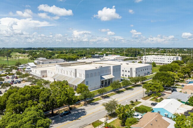 Forest Hill Community High School services the residents of Laguna Park.