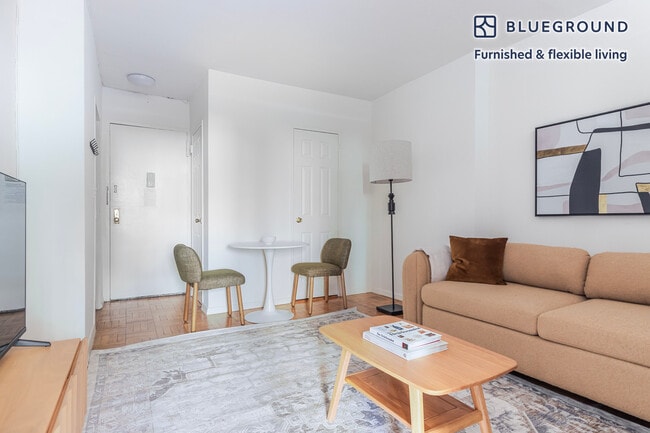 300 E 46th St unit FL8-ID2164, New York, NY 10017 - photo 3