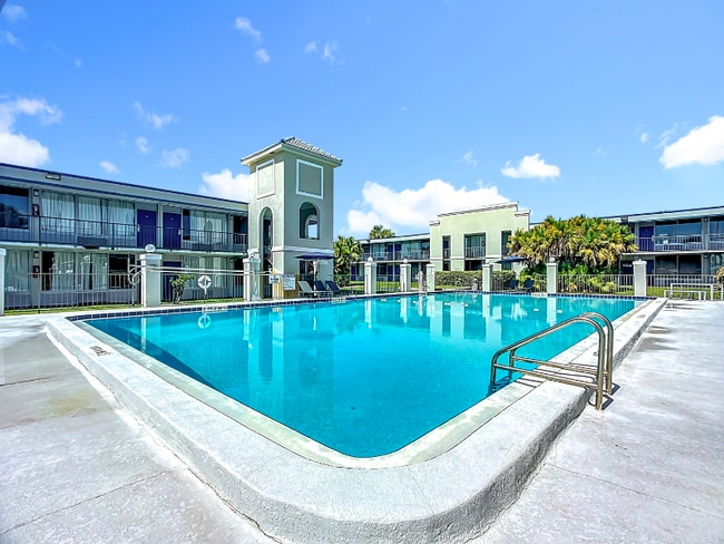 4645 N Socrum Loop Rd unit Double Studio Renova, Lakeland, FL 33809 - photo 6