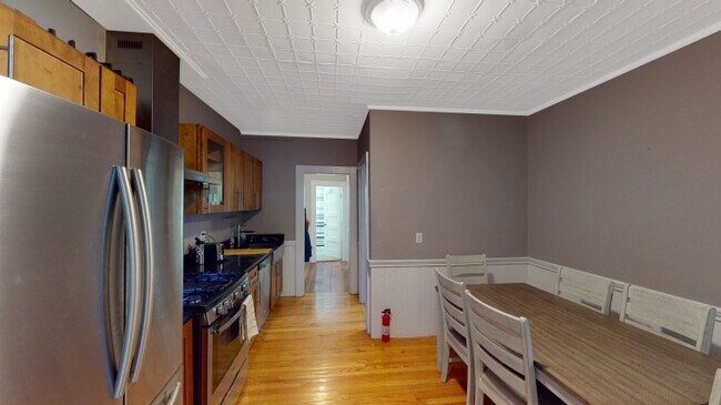 171 Rindge Ave unit 2L, Cambridge, MA 02140 - photo 4