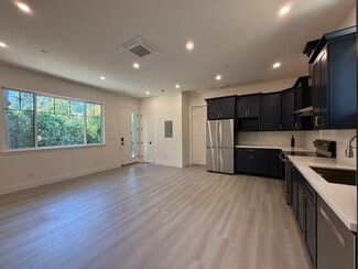 812 Nash Rd, Los Altos, CA 94024
