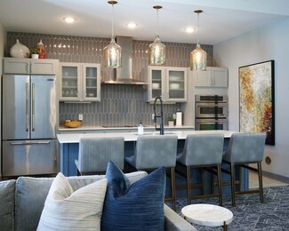 1707 Century Cir, Woodbury, MN 55125