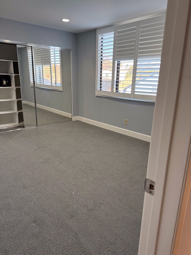 14520 Dickens St Unit 211, Sherman Oaks, CA 91403