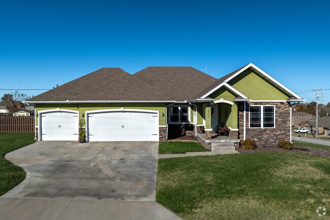 Southridge homes often have small front porches.
