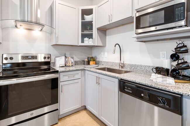 Aldon at Powell & Broad, Fuquay Varina, NC 27526 - photo 2