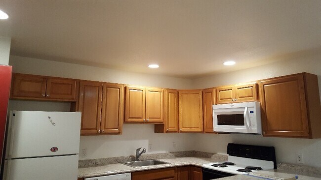 5250 S Huron Way unit 12-103, Littleton, CO 80120 - photo 2