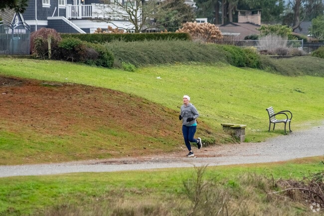 Get your daily run at Beach Drive Trail in The Highlands.