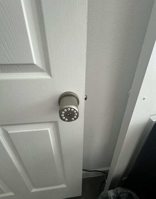 8124 Sterlingshire St unit Private room, Houston, TX 77078 - photo 7